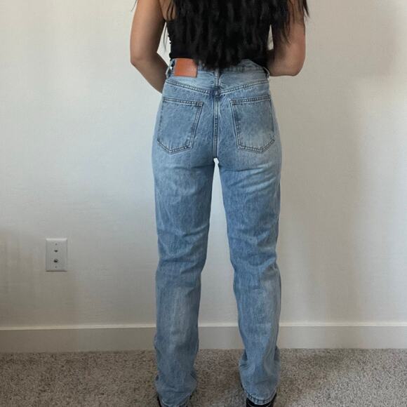 Princess Polly Asymmetrical button front straight leg jeans light wash - Picture 7 of 15